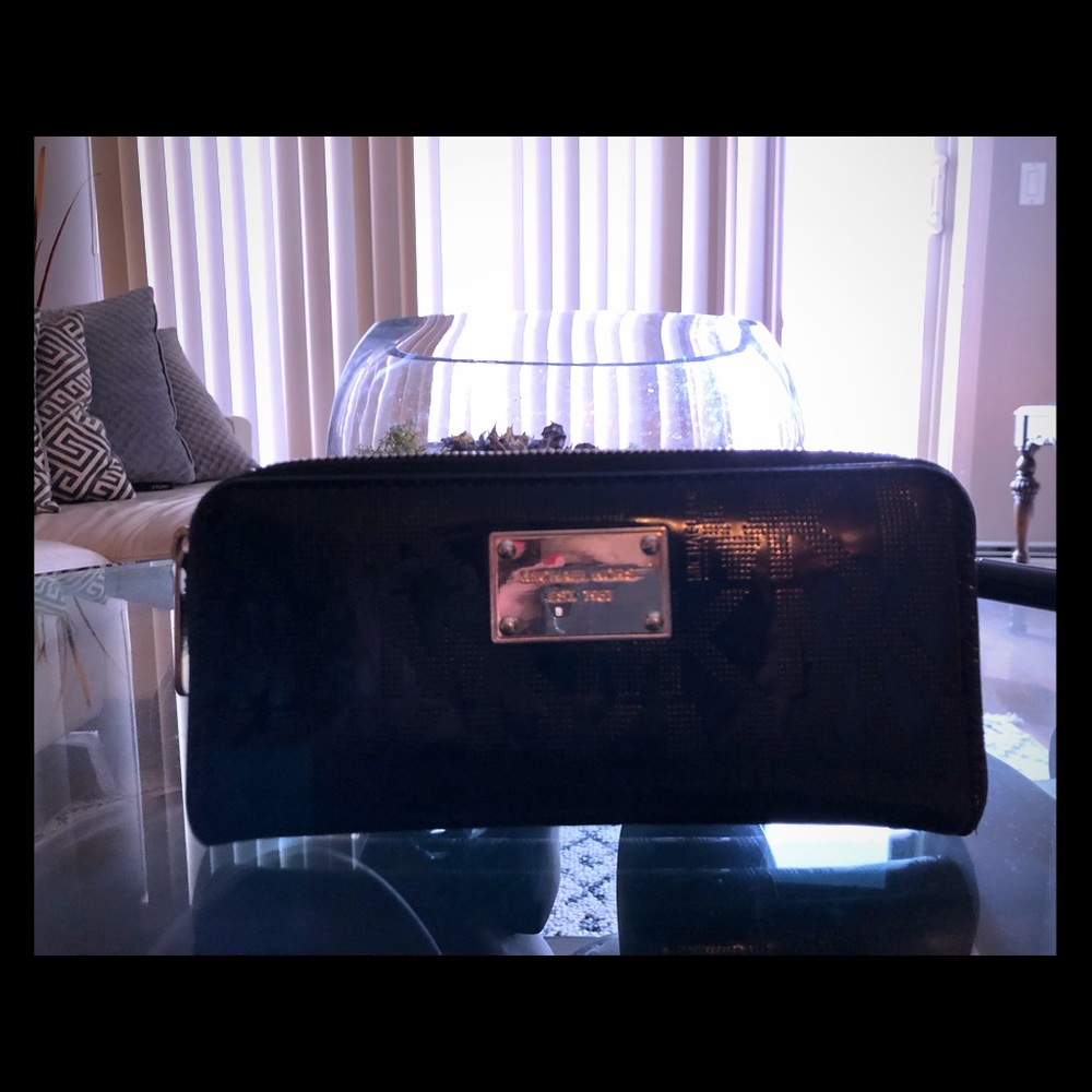 Michael Kors zipper wallet